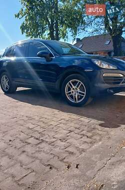 Внедорожник / Кроссовер Porsche Cayenne 2012 в 