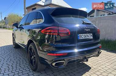 Внедорожник / Кроссовер Porsche Cayenne 2015 в 