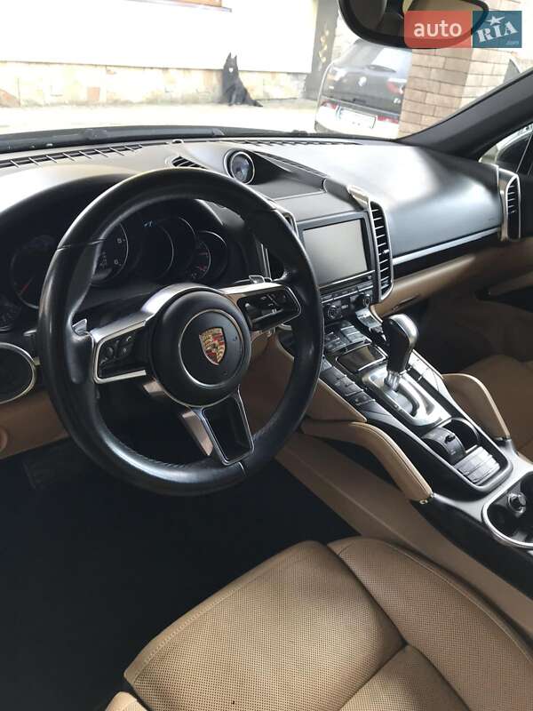 Внедорожник / Кроссовер Porsche Cayenne 2015 в Львове