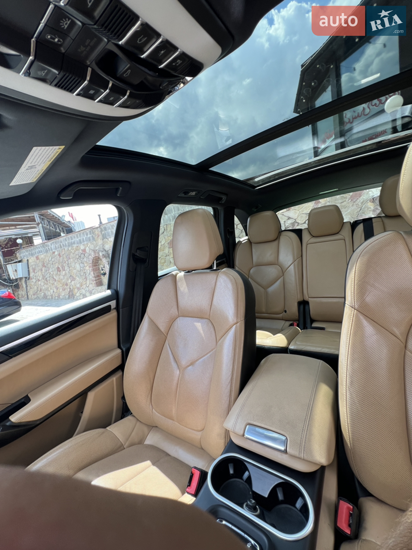 2016 Porsche Cayenne - мініатюра 9