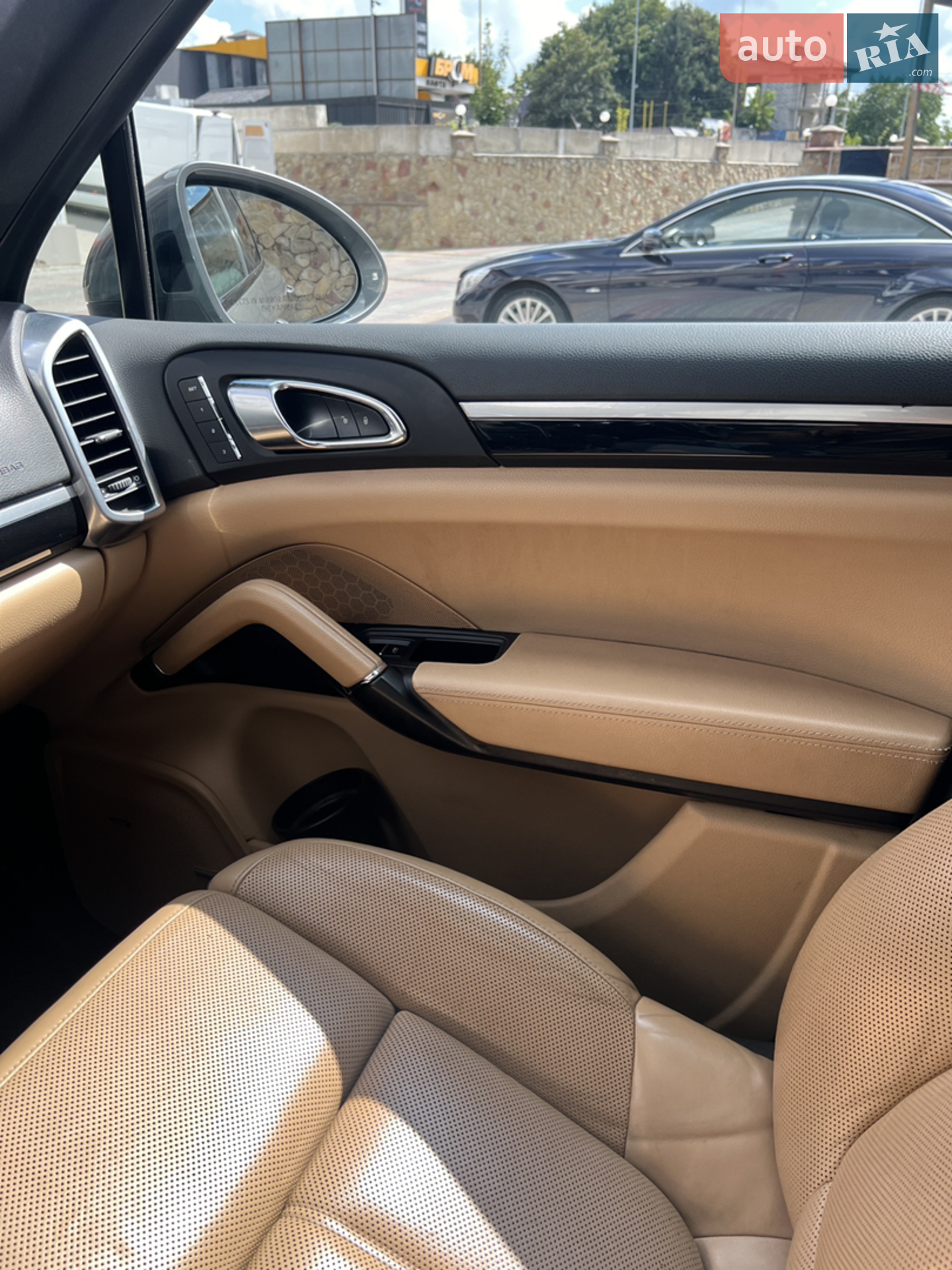 2016 Porsche Cayenne - мініатюра 16