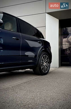 Внедорожник / Кроссовер Porsche Cayenne 2024 в 