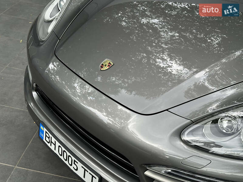 Внедорожник / Кроссовер Porsche Cayenne 2014 в Одессе