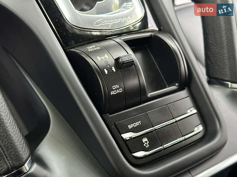 Внедорожник / Кроссовер Porsche Cayenne 2014 в Одессе