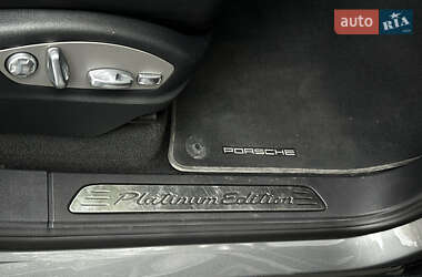 Внедорожник / Кроссовер Porsche Cayenne 2014 в 