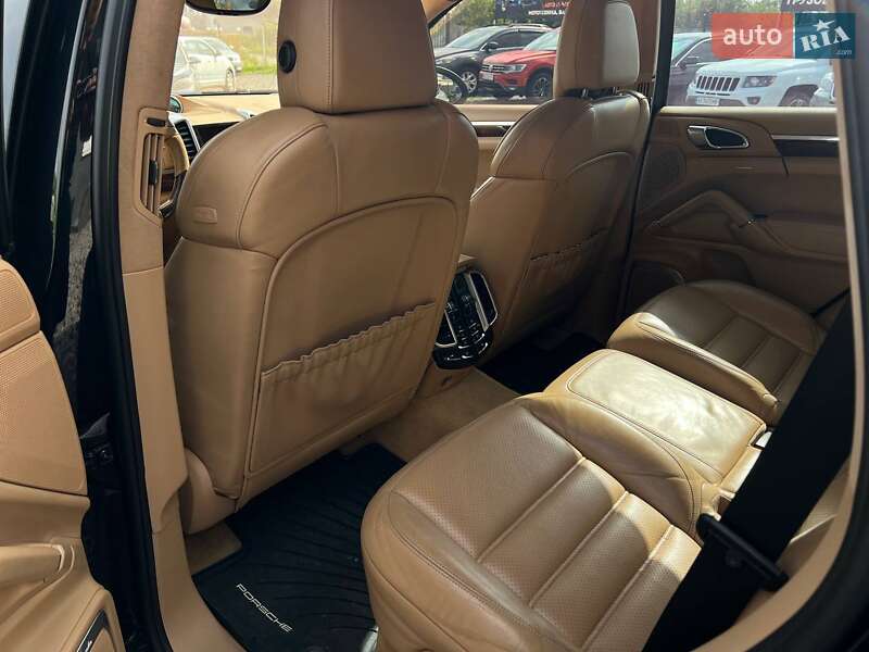 Внедорожник / Кроссовер Porsche Cayenne 2010 в Харькове