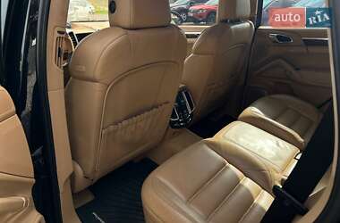 Внедорожник / Кроссовер Porsche Cayenne 2010 в 