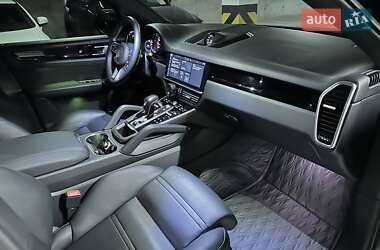 Внедорожник / Кроссовер Porsche Cayenne 2019 в 