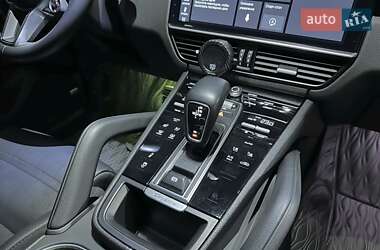 Внедорожник / Кроссовер Porsche Cayenne 2019 в 