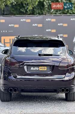 Внедорожник / Кроссовер Porsche Cayenne 2011 в 