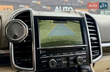 Внедорожник / Кроссовер Porsche Cayenne 2011 в 