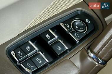 Внедорожник / Кроссовер Porsche Cayenne 2011 в 