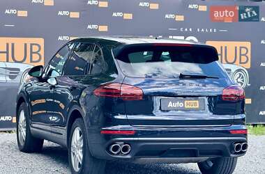 Внедорожник / Кроссовер Porsche Cayenne 2016 в 