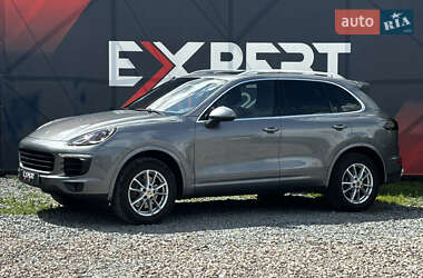 Внедорожник / Кроссовер Porsche Cayenne 2017 в 
