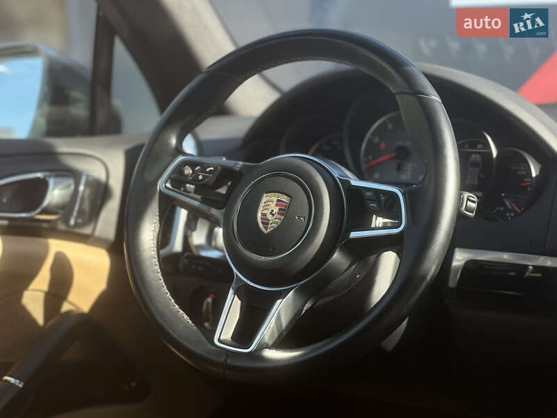 Внедорожник / Кроссовер Porsche Cayenne 2017 в Львове