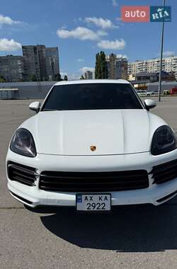 Внедорожник / Кроссовер Porsche Cayenne 2021 в 