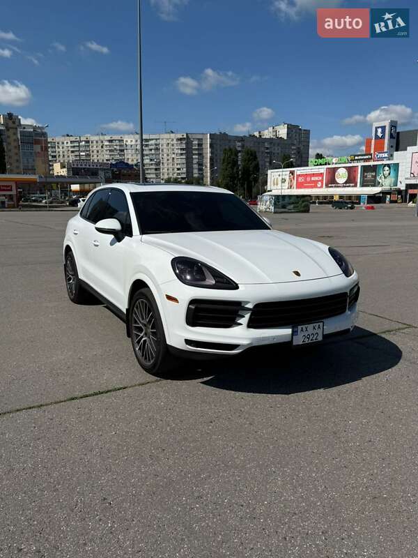 Внедорожник / Кроссовер Porsche Cayenne 2021 в 