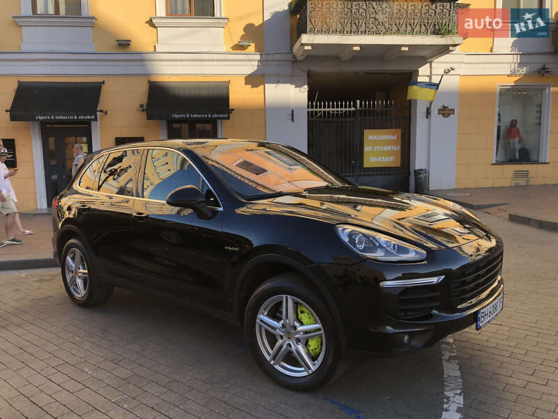 Позашляховик / Кросовер Porsche Cayenne 2015 в Одесі