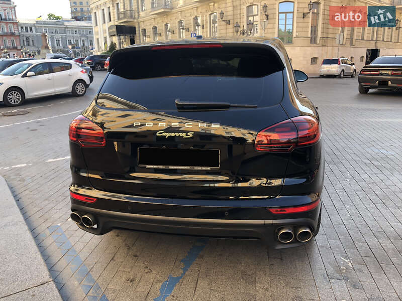 Позашляховик / Кросовер Porsche Cayenne 2015 в Одесі