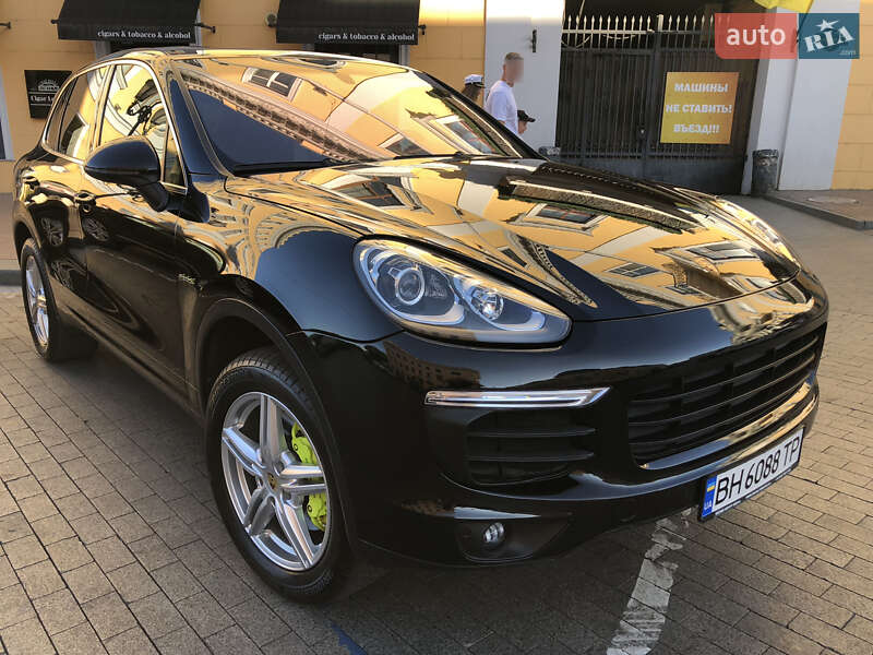 Позашляховик / Кросовер Porsche Cayenne 2015 в Одесі