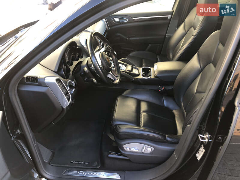 Позашляховик / Кросовер Porsche Cayenne 2015 в Одесі