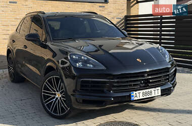 Внедорожник / Кроссовер Porsche Cayenne 2021 в 