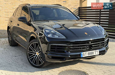 Внедорожник / Кроссовер Porsche Cayenne 2021 в 