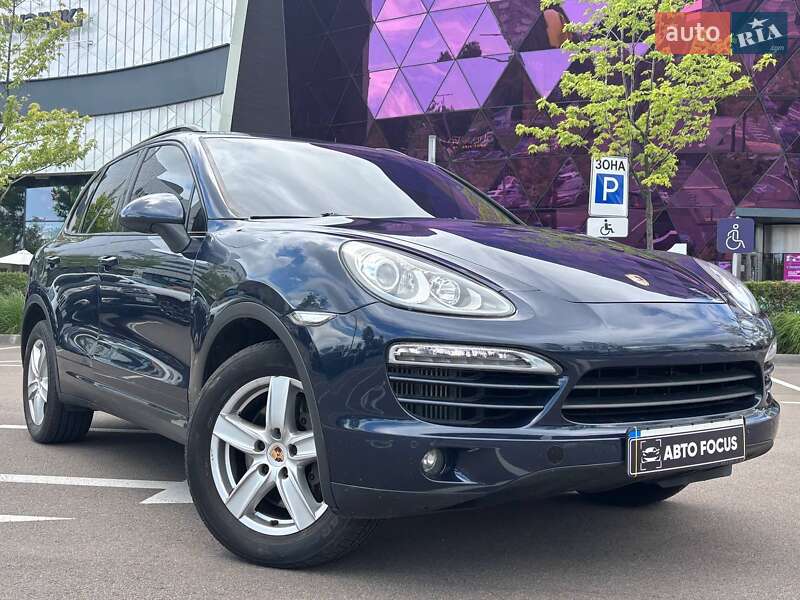 Внедорожник / Кроссовер Porsche Cayenne 2013 в Киеве
