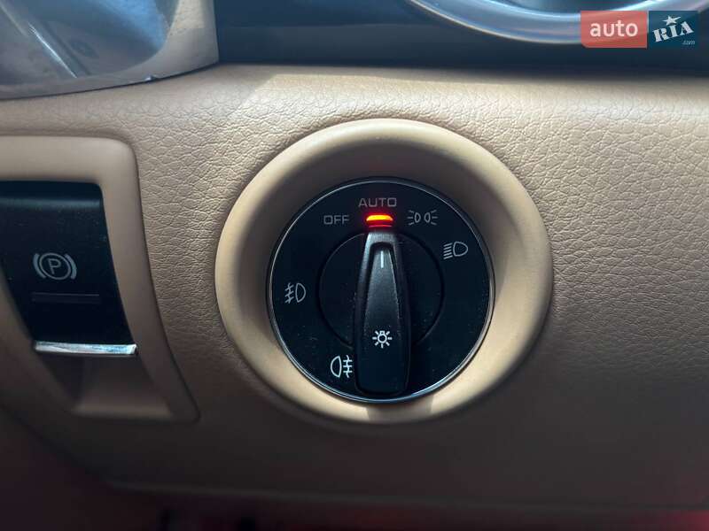 Внедорожник / Кроссовер Porsche Cayenne 2013 в Киеве