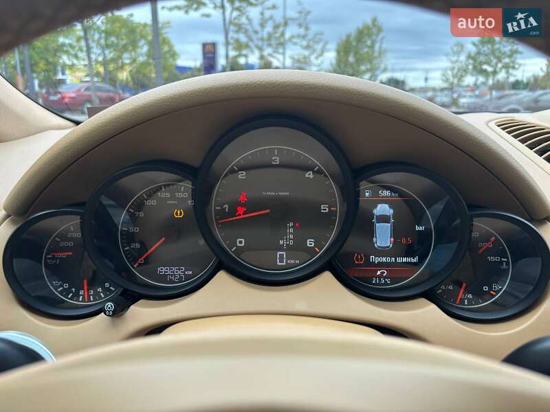 Внедорожник / Кроссовер Porsche Cayenne 2013 в Киеве