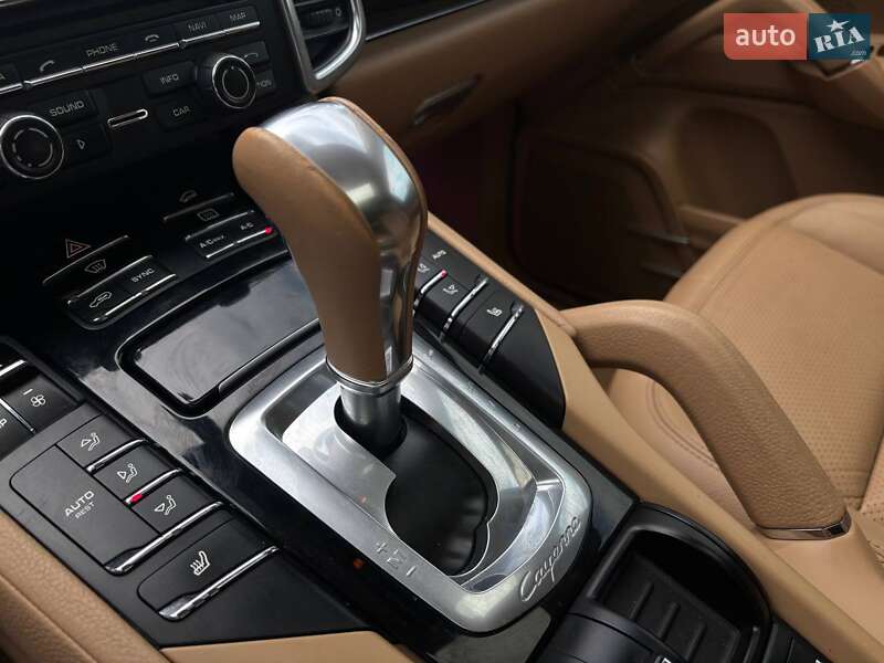 Внедорожник / Кроссовер Porsche Cayenne 2013 в Киеве