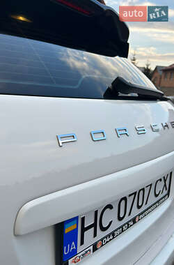 Внедорожник / Кроссовер Porsche Cayenne 2013 в 