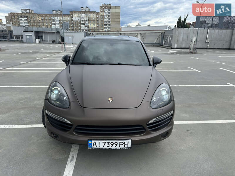 Внедорожник / Кроссовер Porsche Cayenne 2010 в Киеве