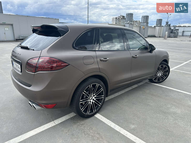 Внедорожник / Кроссовер Porsche Cayenne 2010 в Киеве