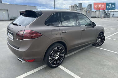 Позашляховик / Кросовер Porsche Cayenne 2010 в 
