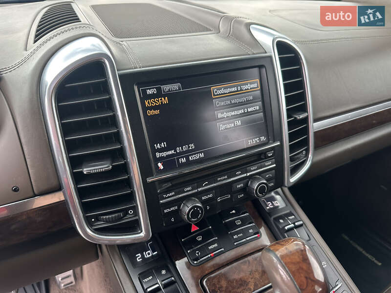 Внедорожник / Кроссовер Porsche Cayenne 2010 в Киеве