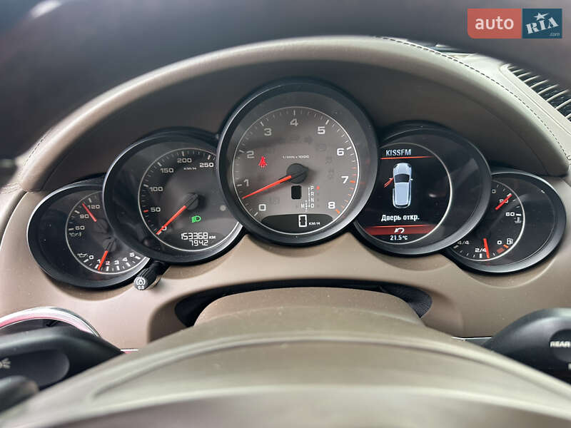 Внедорожник / Кроссовер Porsche Cayenne 2010 в Киеве