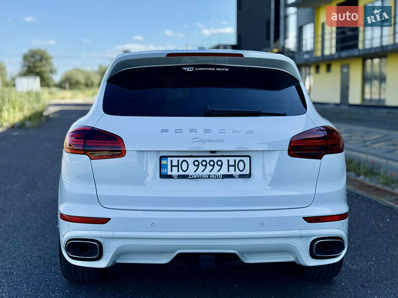Внедорожник / Кроссовер Porsche Cayenne 2015 в Тернополе