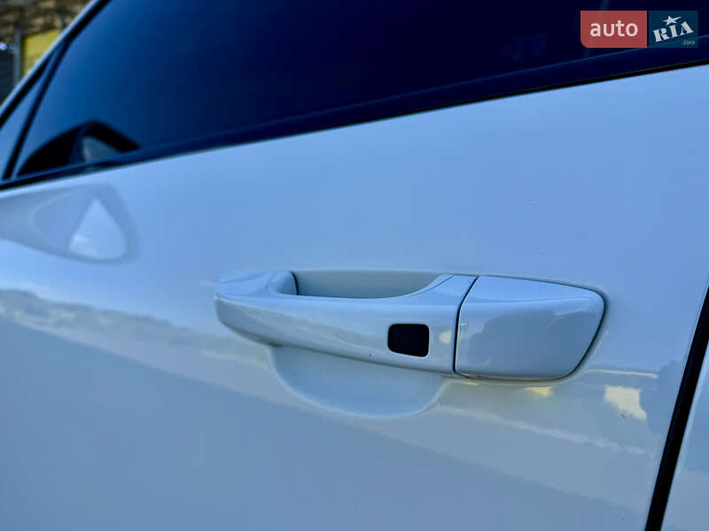 Внедорожник / Кроссовер Porsche Cayenne 2015 в Тернополе