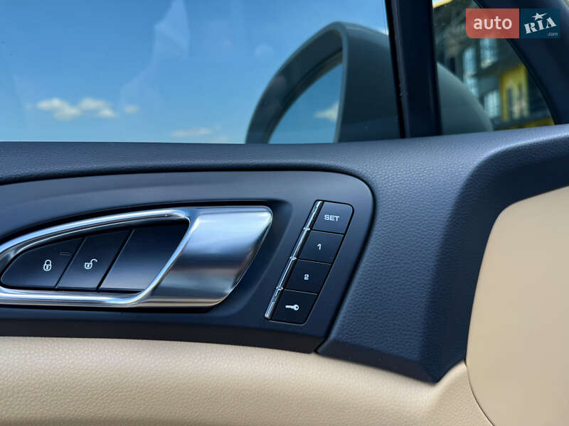 Внедорожник / Кроссовер Porsche Cayenne 2015 в Тернополе