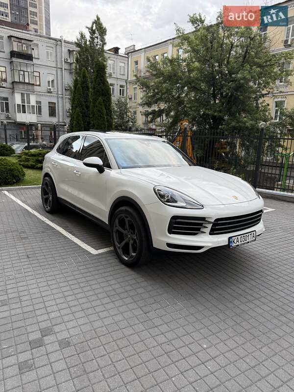Внедорожник / Кроссовер Porsche Cayenne 2020 в Киеве