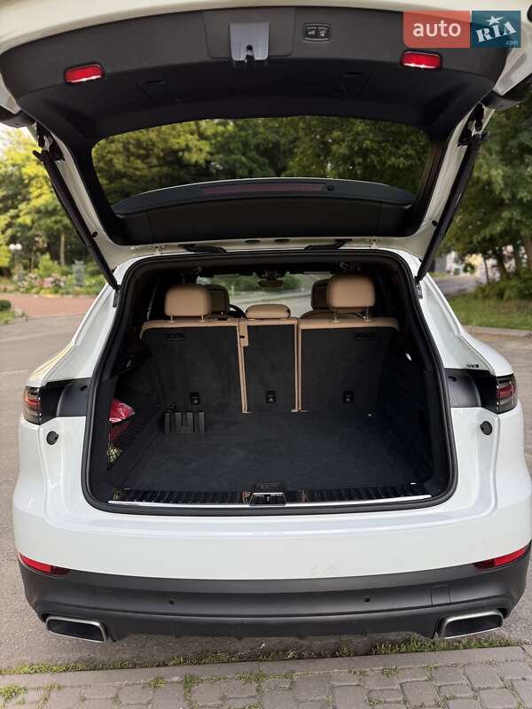 Внедорожник / Кроссовер Porsche Cayenne 2020 в Киеве