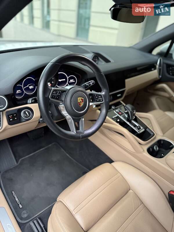 Внедорожник / Кроссовер Porsche Cayenne 2020 в Киеве
