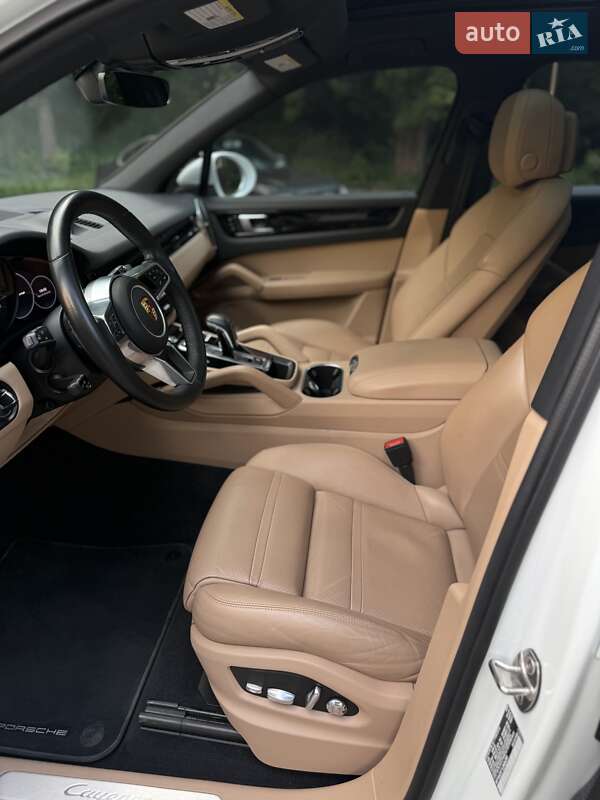 Внедорожник / Кроссовер Porsche Cayenne 2020 в Киеве
