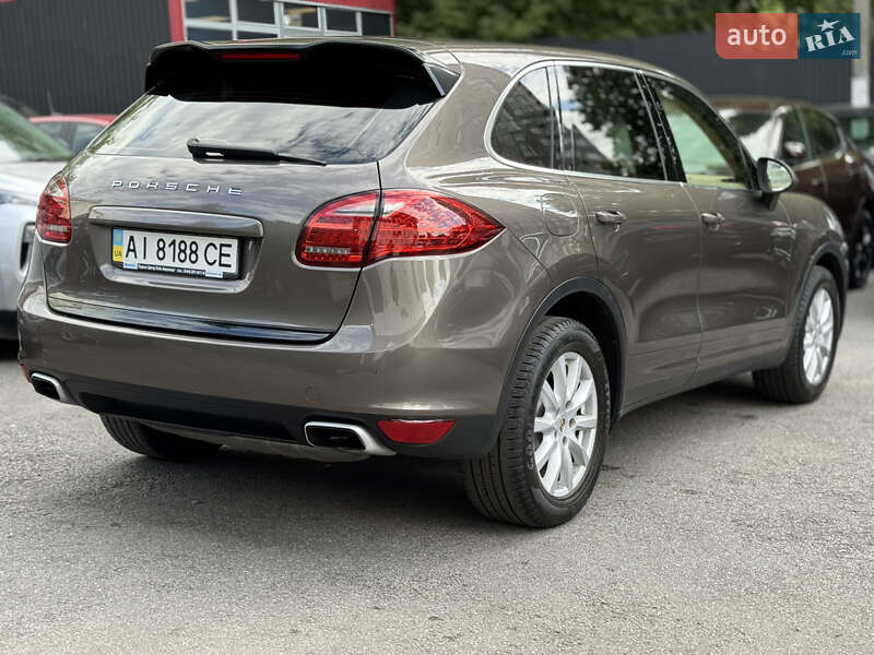 Позашляховик / Кросовер Porsche Cayenne 2010 в Києві