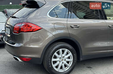 Внедорожник / Кроссовер Porsche Cayenne 2010 в 