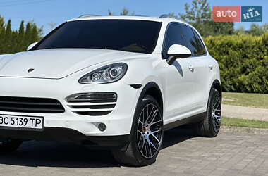 Внедорожник / Кроссовер Porsche Cayenne 2012 в 