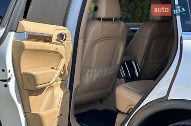 Внедорожник / Кроссовер Porsche Cayenne 2012 в 
