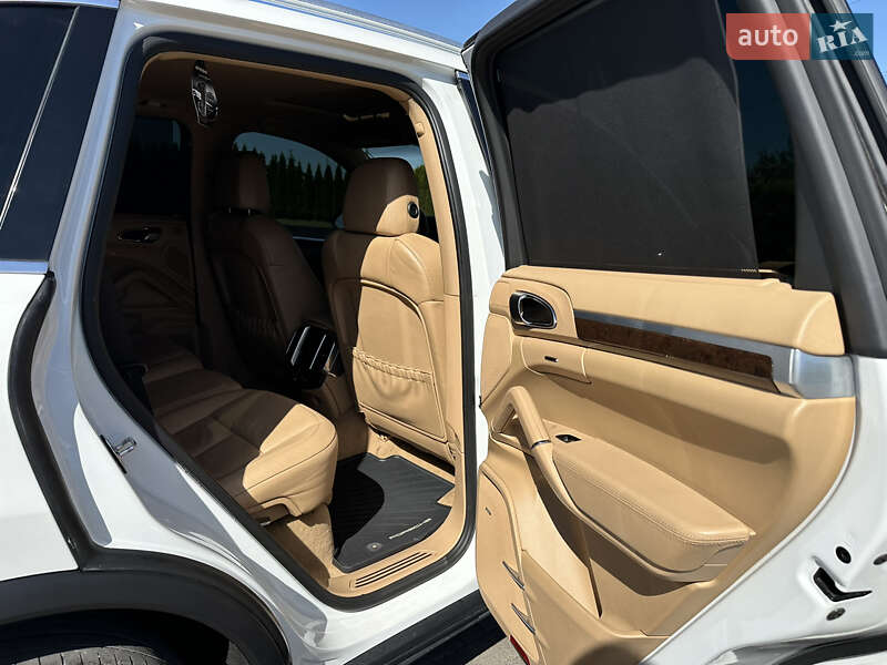 Внедорожник / Кроссовер Porsche Cayenne 2012 в Львове
