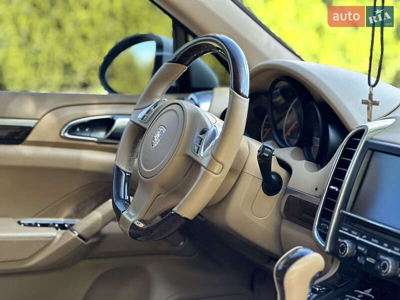 Внедорожник / Кроссовер Porsche Cayenne 2012 в Львове